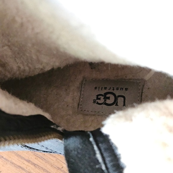 UGG Chaney Black Leather Waterproof Moto Boots Shearling Lined 1007542 Womens 8 - Picture 11 of 12